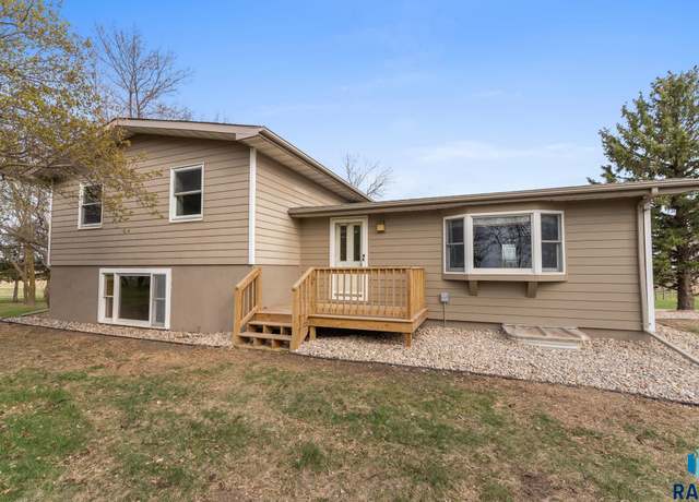 Property at 26810 461st Ave, Chancellor, SD 57015, 4 beds, 2 baths
