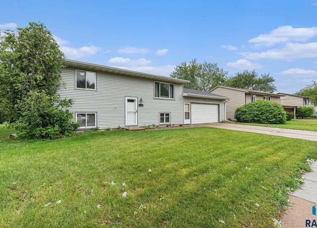 Property at 5909 W Bakker Park Dr, Sioux Falls, SD 57106, 4 beds, 2 baths