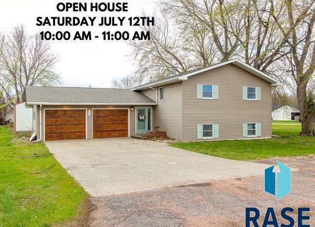 Property at 1141 Vermillion St, Centerville, SD 57014, 4 beds, 2 baths