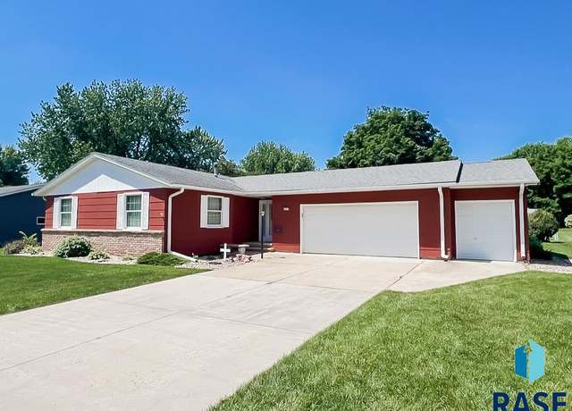 Property at 1101 N Spring St, Luverne, MN 56156, 4 beds, 2 baths