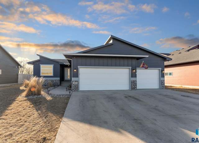 Property at 405 Thelma Ave, Harrisburg, SD 57032, 4 beds, 3 baths