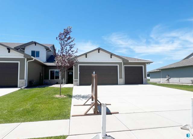 Property at 5913 S Spirea Ave, Sioux Falls, SD 57108, 2 beds, 2 baths