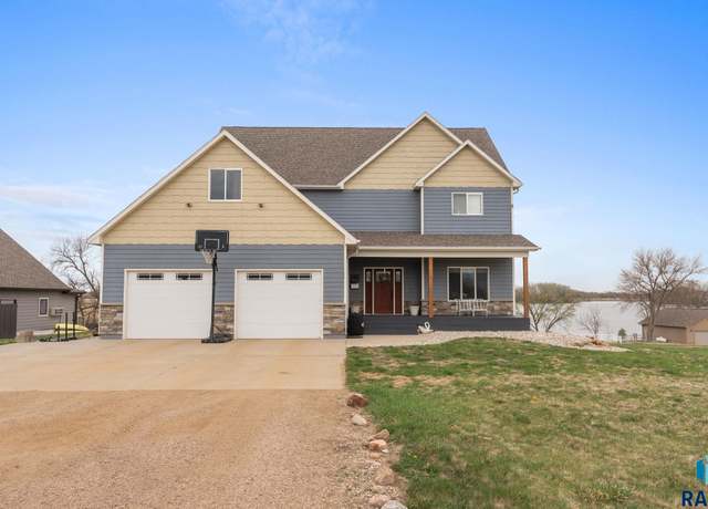 Property at 101 Lakeview Dr, Hurley, SD 57036, 5 beds, 3.5 baths