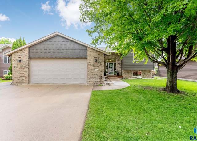 Property at 612 Falcon Ave, Harrisburg, SD 57032, 4 beds, 2 baths
