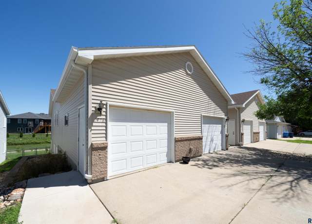 Property at 1418 E Redwood Blvd, Brandon, SD 57005, 12 beds, 4 baths
