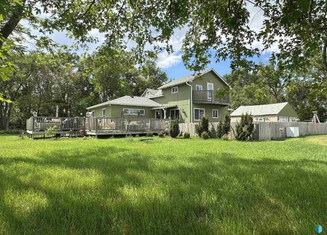 Property at 44640 276th St, Marion, SD 57043, 6 beds, 2 baths