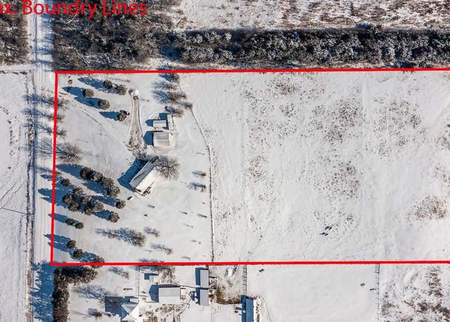 Property at 46099 258th St, Hartford, SD 57033, 4 beds, 2 baths