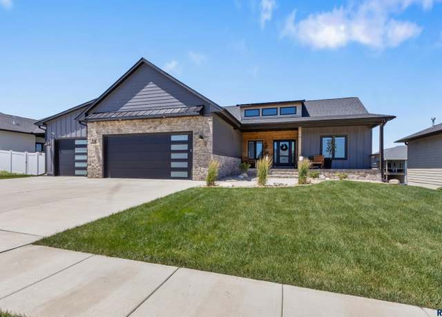 Property at 4100 N Interlachen Trl, Sioux Falls, SD 57107, 5 beds, 3 baths