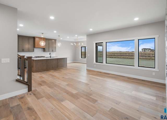 Property at 1137 E Thompson Pl, Tea, SD 57064, 4 beds, 3 baths