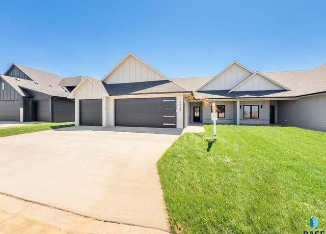 Property at 1117 E Thompson Pl, Tea, SD 57064, 3 beds, 2 baths