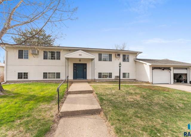 Property at 505 E 4th St, Canton, SD 57013, 8 beds, 4 baths