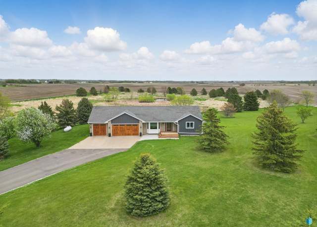 Property at 26646 461st Ave, Hartford, SD 57033, 5 beds, 3 baths