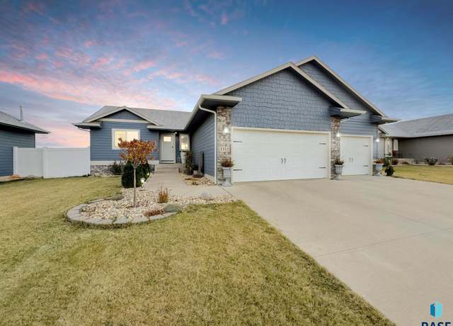 Property at 1312 S Keva Ave, Sioux Falls, SD 57106, 4 beds, 3 baths
