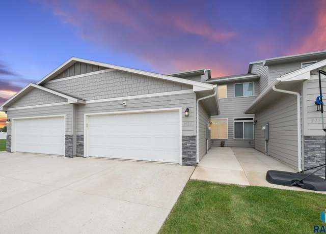Property at 9054 W Ark Pl, Sioux Falls, SD 57106, 3 beds, 2.5 baths