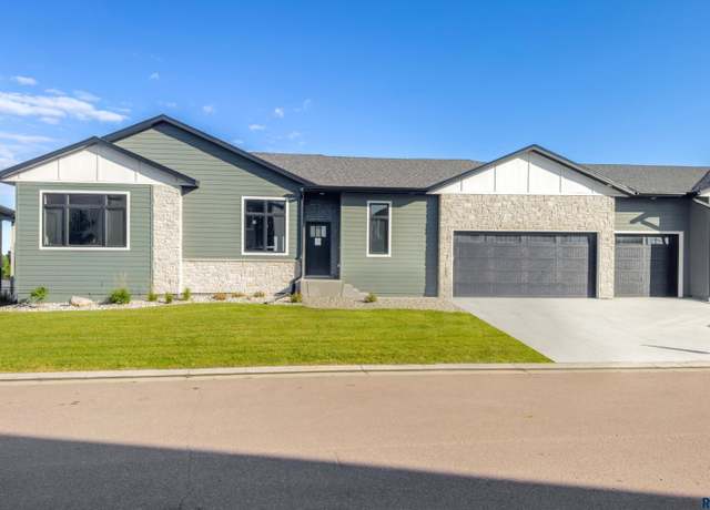 Property at 8602 W Shoreline Pl, Sioux Falls, SD 57107, 4 beds, 3 baths