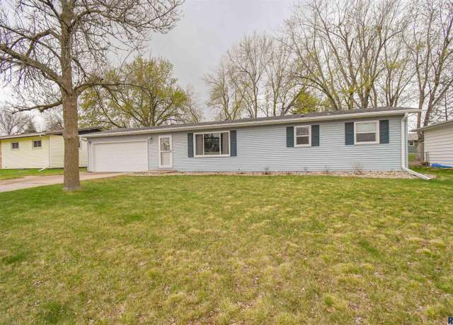 Property at 217 N Needles Dr, Brandon, SD 57005, 4 beds, 2 baths