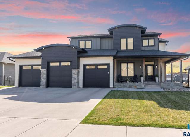 Property at 2717 S Moss Stone Ave, Sioux Falls, SD 57110, 6 beds, 3.5 baths