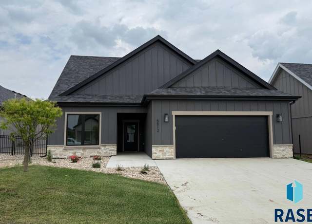 Property at 5812 E Rush St, Sioux Falls, SD 57110, 3 beds, 3 baths