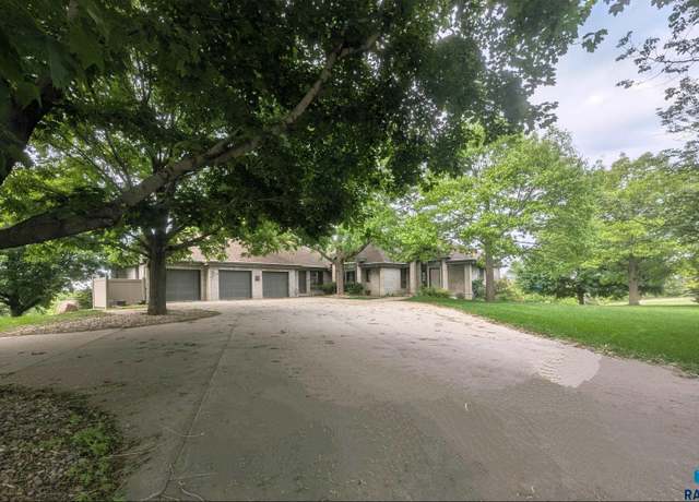 Property at 1228 S Stoney Pointe Ct, Sioux Falls, SD 57106, 4 beds, 2.5 baths