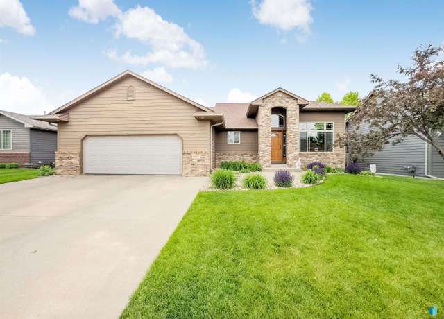 Property at 3916 W 89th St, Sioux Falls, SD 57108, 4 beds, 3.5 baths