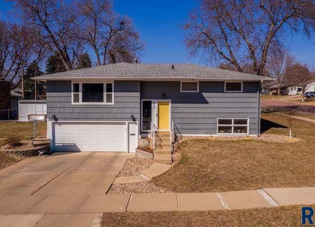 Property at 2408 E 16th St, Sioux Falls, SD 57103, 3 beds, 2 baths