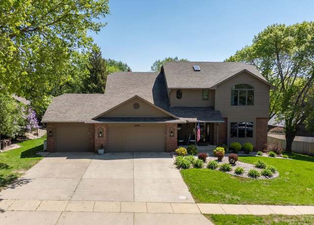 Property at 2900 S Kinkade Ave, Sioux Falls, SD 57103, 5 beds, 3.5 baths