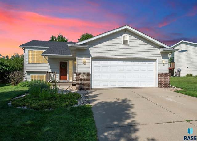 Property at 5500 W Pineridge Dr, Sioux Falls, SD 57107, 4 beds, 2 baths