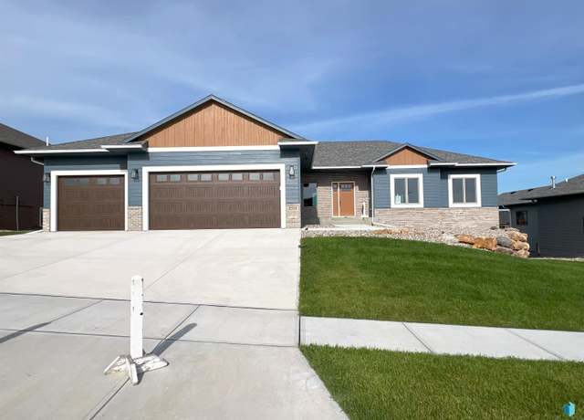 Property at 2701 S Galena Ave, Sioux Falls, SD 57110, 3 beds, 2.5 baths