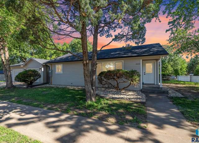 Property at 1612 E 2nd St, Sioux Falls, SD 57103, 2 beds, 1 bath