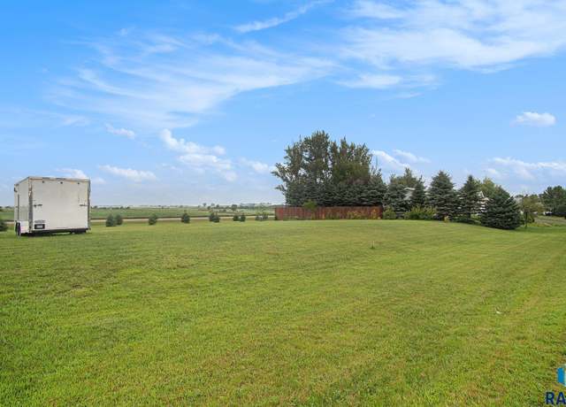 Property at S Lynn Ave, Montrose, SD 57048