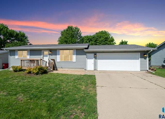 Property at 525 N Rose Ave, Tea, SD 57064, 3 beds, 2 baths
