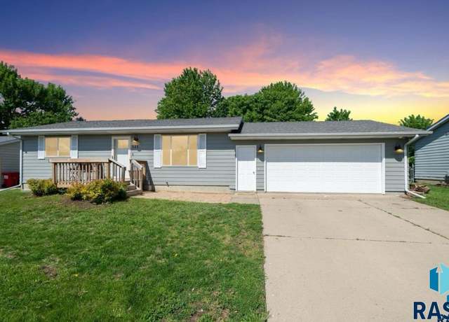 Property at 525 N Rose Ave, Tea, SD 57064, 3 beds, 2 baths
