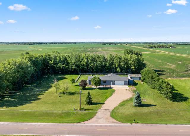 Property at 46788 278th St, Lennox, SD 57039, 3 beds, 3 baths