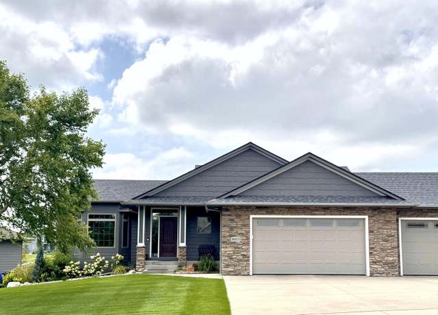 Property at 8005 S Sunny Oak Cir, Sioux Falls, SD 57108, 4 beds, 3.5 baths