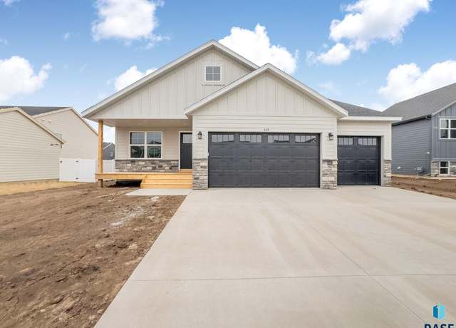 Property at 529 Hillside St, Harrisburg, SD 57032, 5 beds, 3 baths