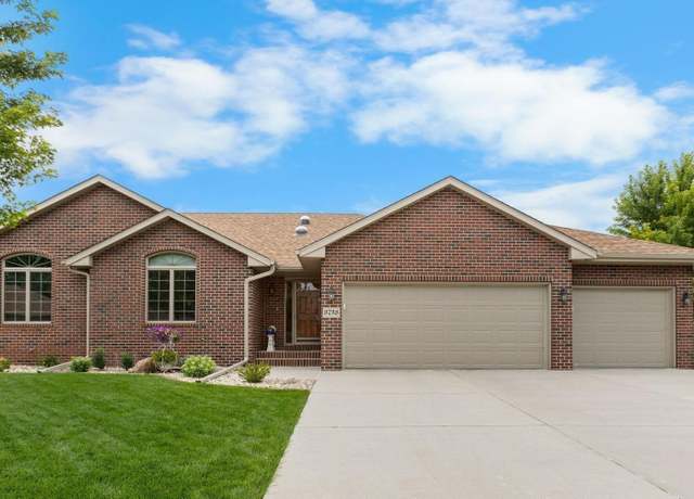 Property at 3738 E Fox Run Pl, Sioux Falls, SD 57103, 4 beds, 3 baths
