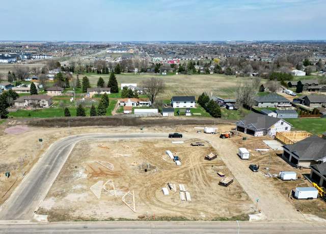 Property at 3925 S Caballo Ct, Sioux Falls, SD 57106