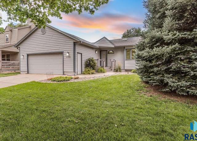 Property at 4700 E Alpine Cir, Sioux Falls, SD 57110, 3 beds, 2 baths