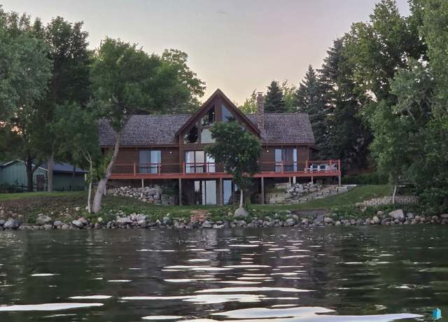 Property at 3452 Dakota Trl, Gary, SD 57237, 2 beds, 3 baths