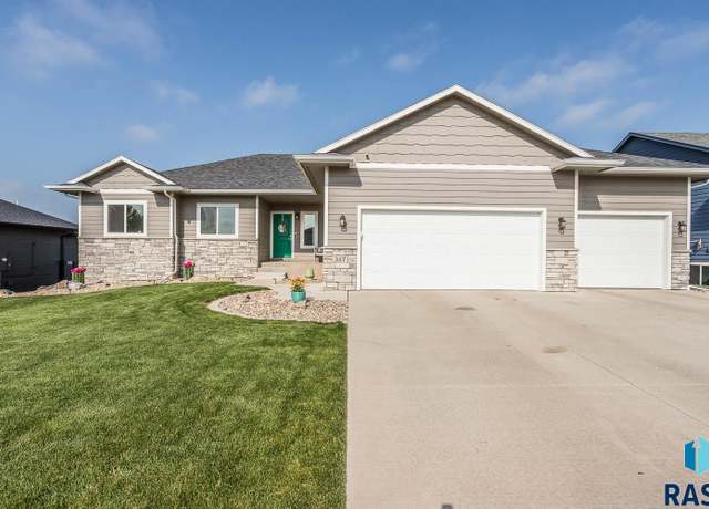 Property at 317 N Red Spruce St, Sioux Falls, SD 57110, 5 beds, 3 baths