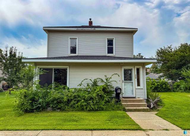 Property at 113 S Blanche Ave, Madison, SD 57042, 4 beds, 2 baths