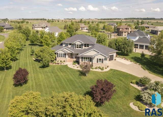 Property at 27181 Bakker Pl, Sioux Falls, SD 57108, 6 beds, 3.5 baths