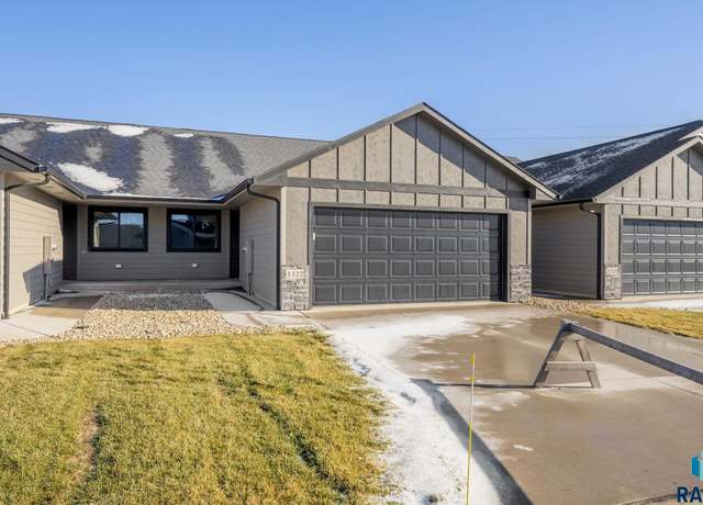 Property at 1324 N Kenley Pl, Tea, SD 57064, 3 beds, 3 baths