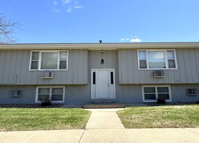 Property at 615 W Bennett St, Sioux Falls, SD 57104, 7 beds, 4 baths