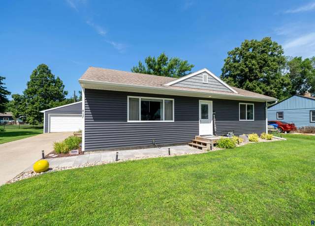 Property at 417 S Elm St, Lennox, SD 57039, 4 beds, 2 baths