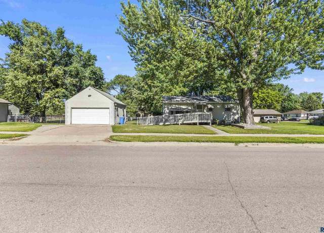 Property at 1708 N Mable Ave, Sioux Falls, SD 57103-0204, 2 beds, 1 bath