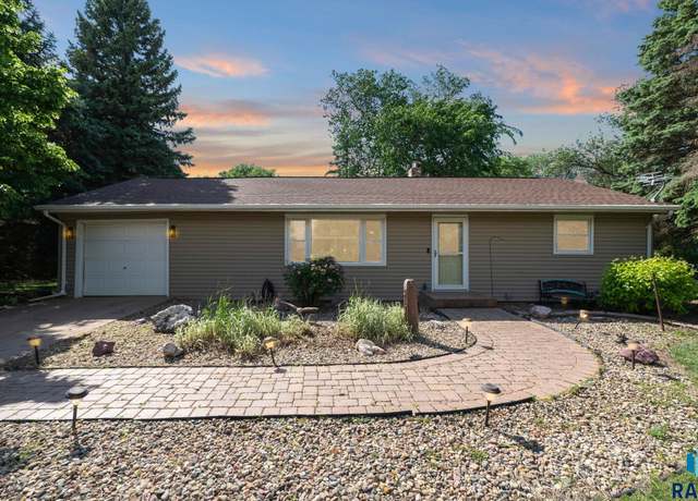 Property at 26045 485th Ave, Valley Springs, SD 57068, 2 beds, 1.5 baths