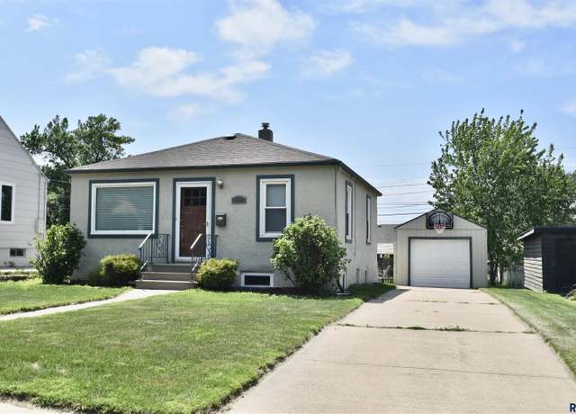 Property at 519 S Lyndale Ave, Sioux Falls, SD 57104, 2 beds, 1.5 baths