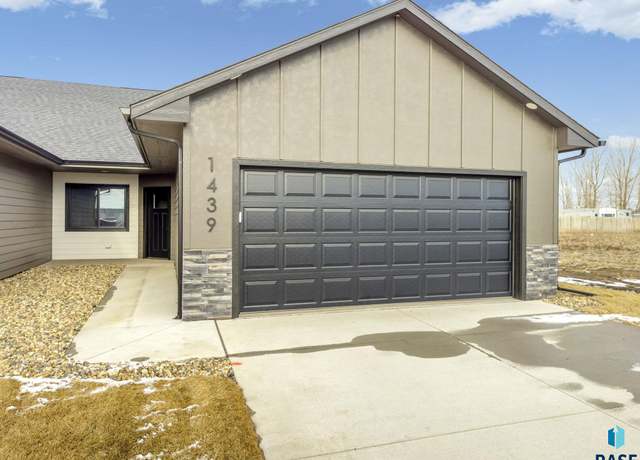 Property at 1439 N Mae Pl, Tea, SD 67064, 3 beds, 2 baths
