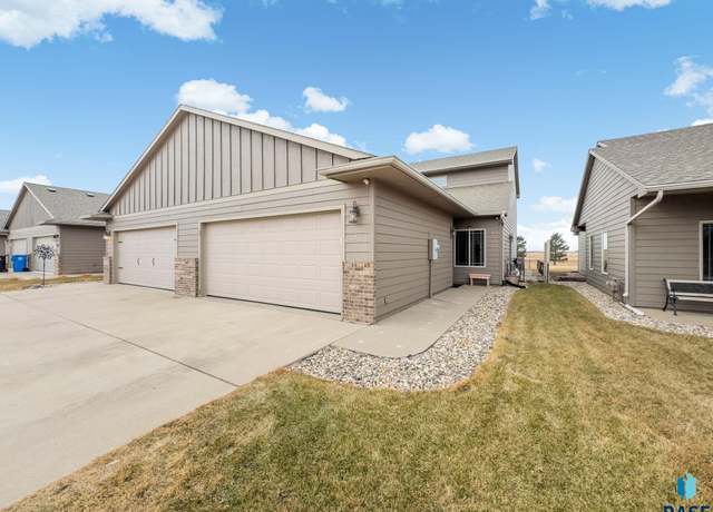 Property at 4709 S Tribbey Trl, Sioux Falls, SD 57106-1988, 3 beds, 2.5 baths